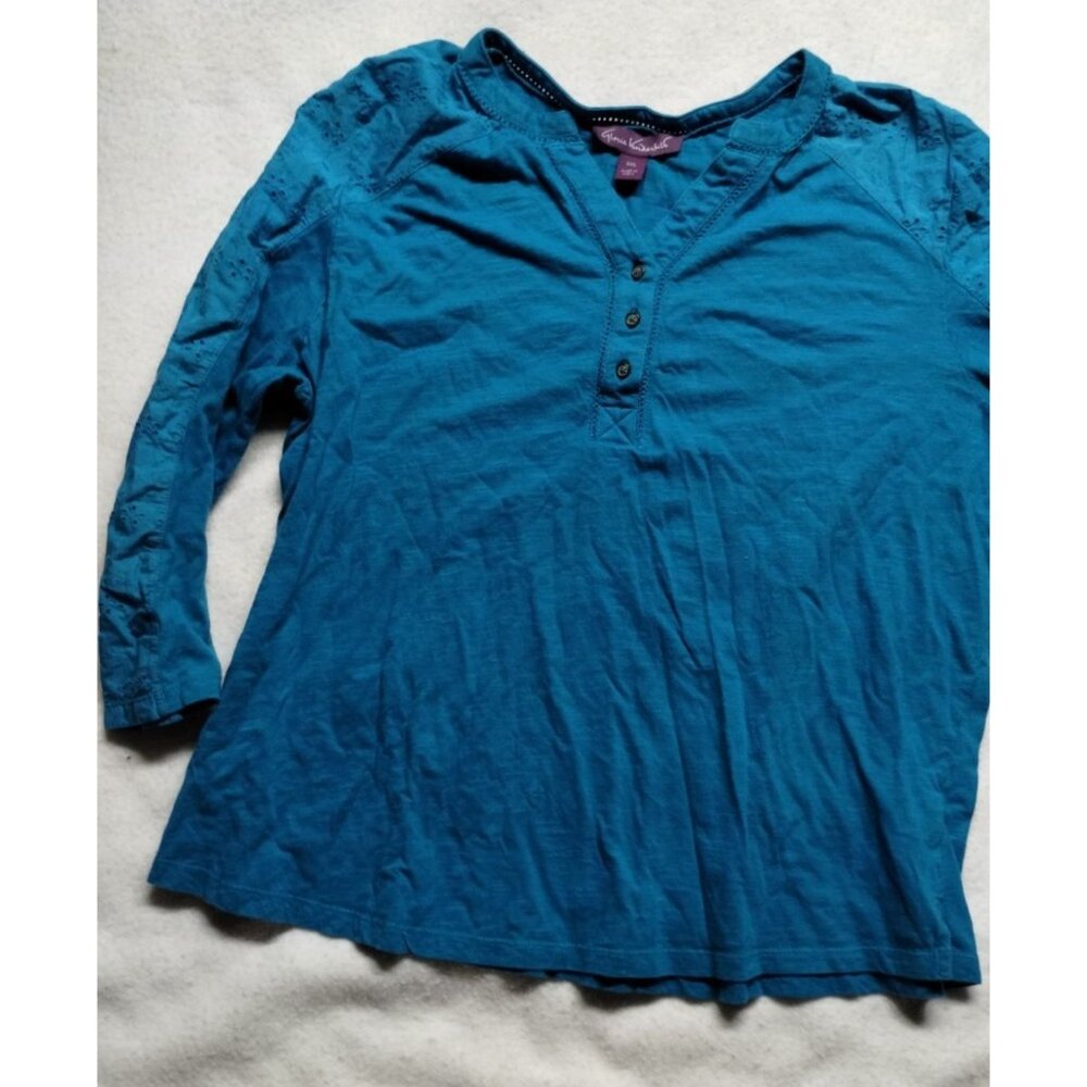 Gloria Vanderbilt Women's XXL Blue Button-Front Flower Eyelet Accent Top‎